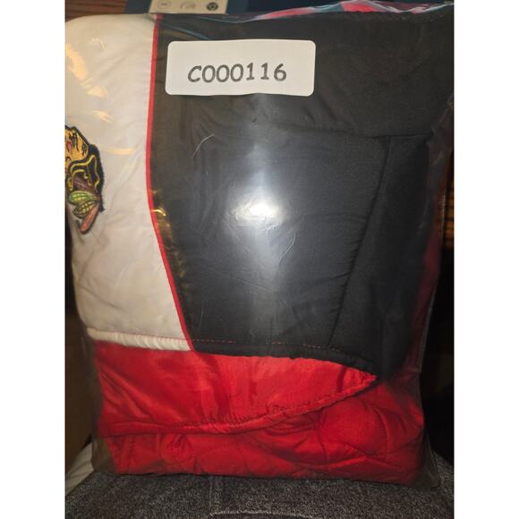 Chicago Blackhawks NHL Red Quilted Puffer Vest Mens XL Carl Banks - Picture 7 of 7